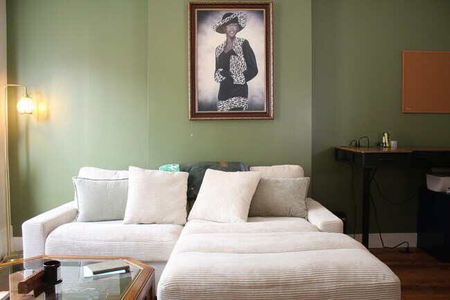 Building Photo - 103 Renwick St