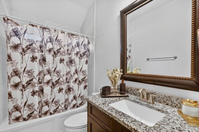 Building Photo - 226 Skybranch Ct