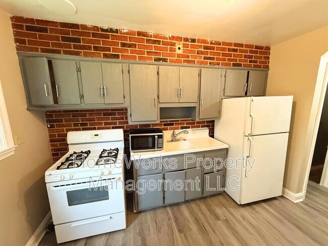 Building Photo - 347 Martingale Ave