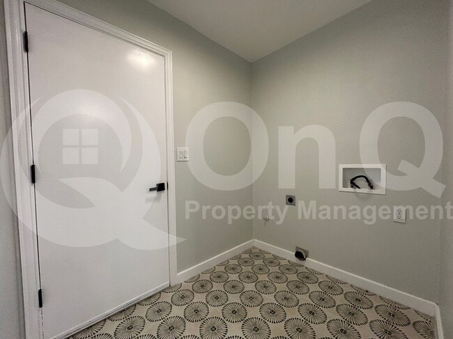 Building Photo - 608 High Meadow Dr