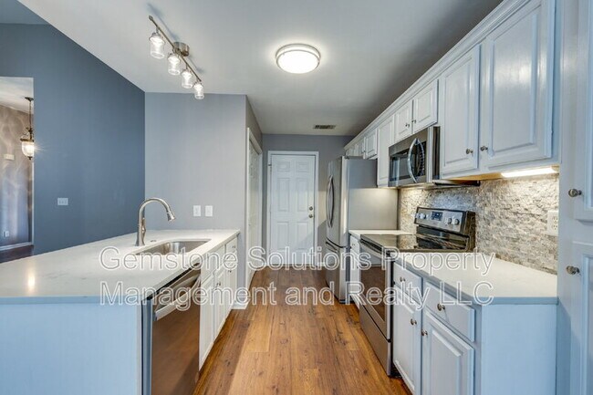 Building Photo - 3011 Baker Way