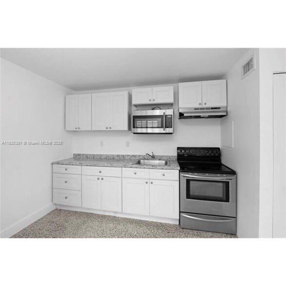 Building Photo - 3531 SW 91st Ave