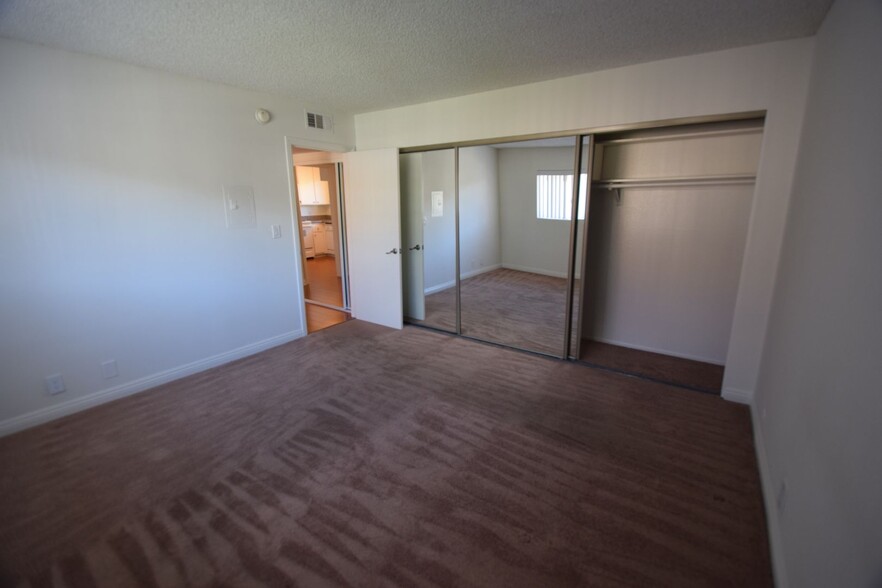 Building Photo - 12245 Chandler Blvd