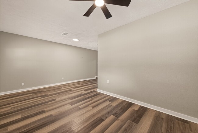 Building Photo - 3703 Tiffany Dr