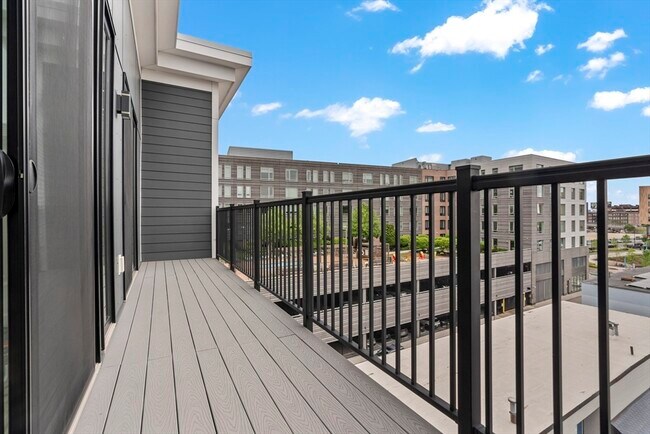 Building Photo - 50 Hichborn St