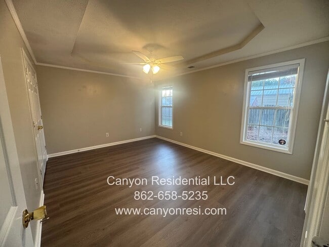Building Photo - Spacious 3-Bedroom Home for Rent in Raeford