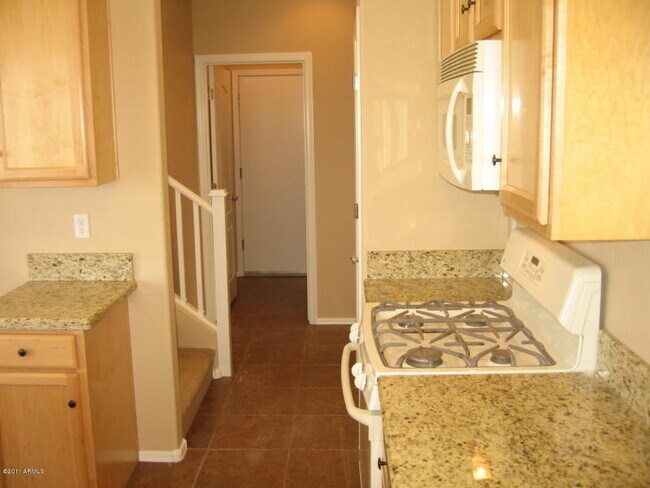 Building Photo - Beautiful Gilbert Home w/2 Master Bedrooms...