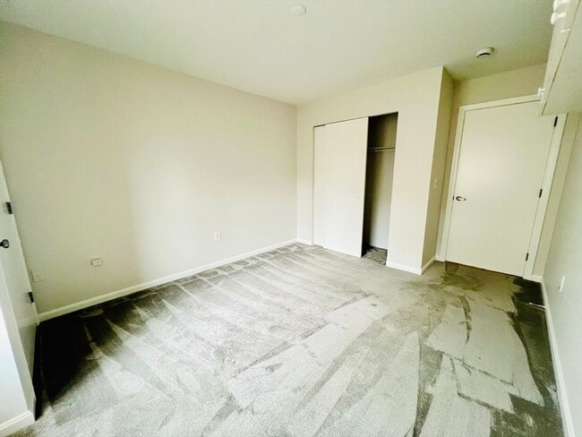 Building Photo - 30 Chelsea St