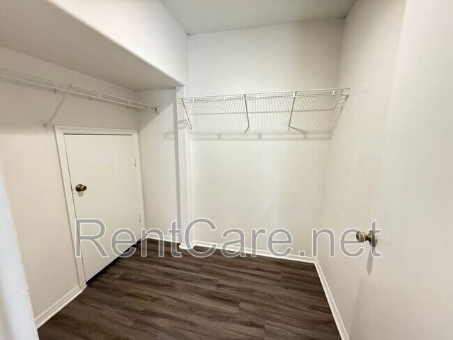 Building Photo - 1247 Madeira Key Way