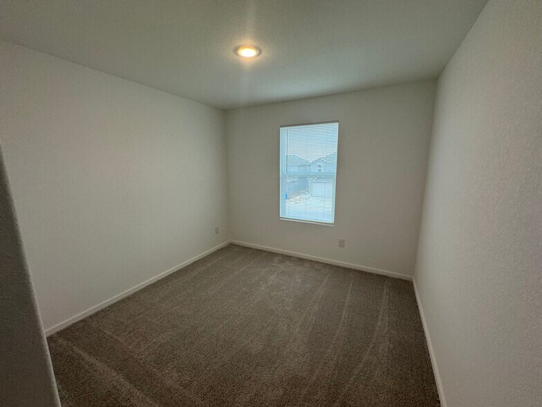 Building Photo - 2843 Red Diamond