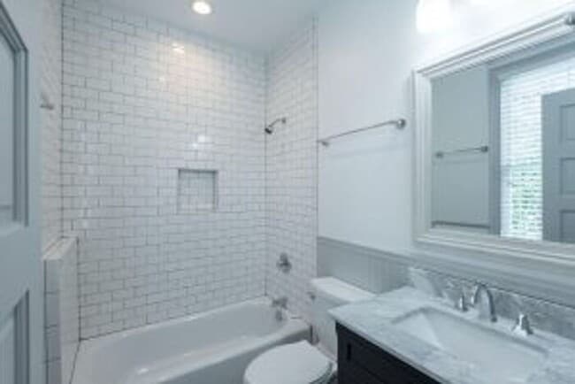 Building Photo - 321 Ashley Ave