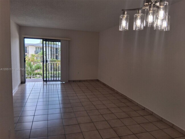 Building Photo - 6200 W Flagler St