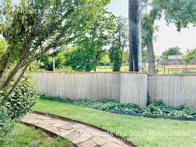 Building Photo - 913 Renita Way