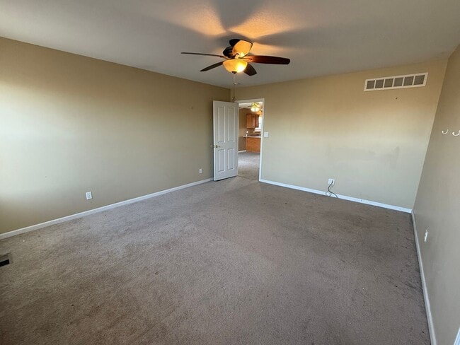 Building Photo - Spacious Home on the west side of Junction City ~ Available Early January
