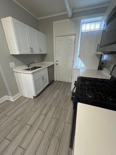 Building Photo - 2838 W Addison St