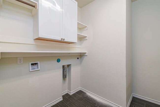 Building Photo - 9623 Thimbleweed Dr