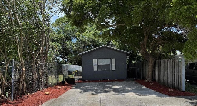 Building Photo - 1132 NW 4th Ave