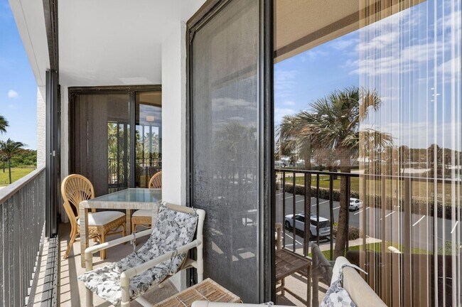 Building Photo - 9650 S Ocean Dr