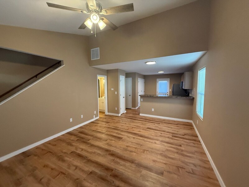 Building Photo - 1707 Hanover Blvd