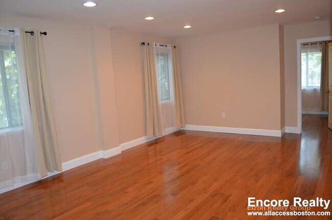 Building Photo - 276 Chestnut Hill Ave