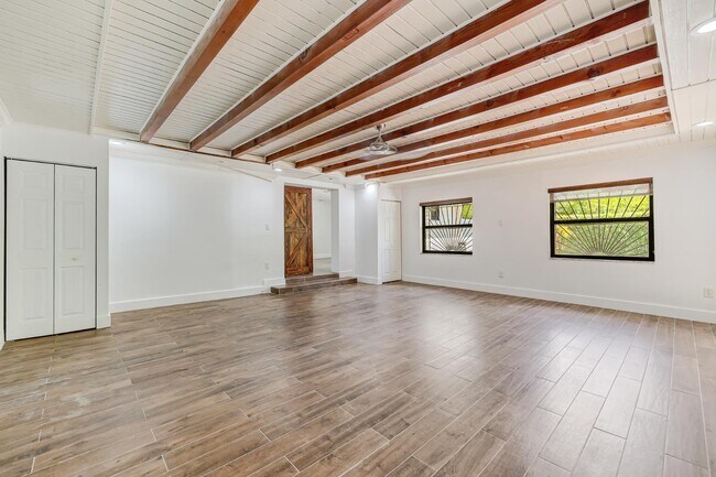 Building Photo - 7620 SW 59th Ave