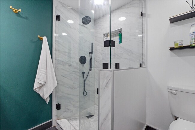 Building Photo - 1017 10th Way