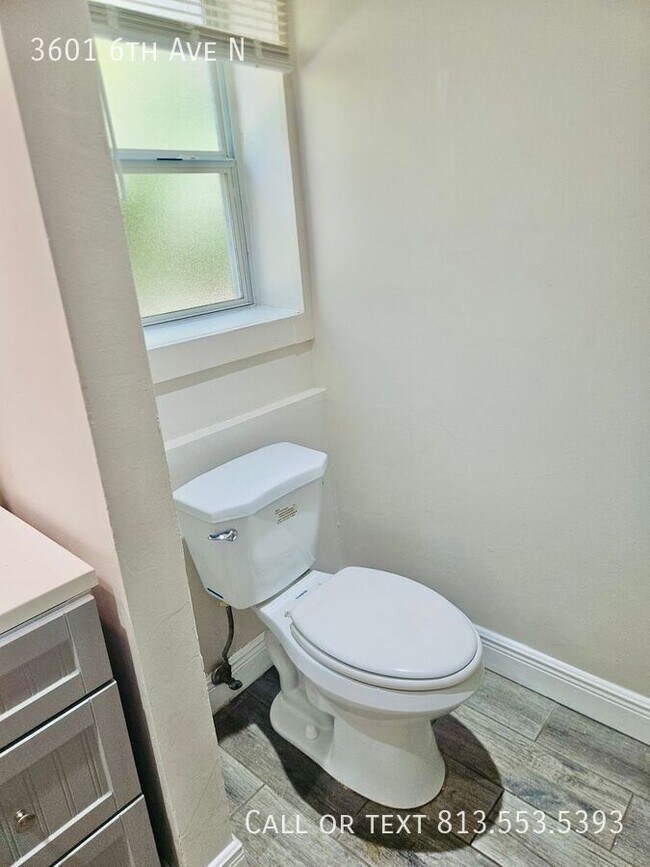 Building Photo - 3601 6th Ave N