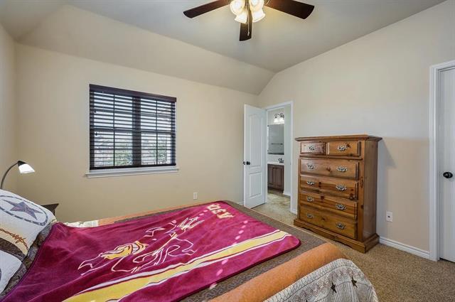 Building Photo - 5852 Clearwater Dr