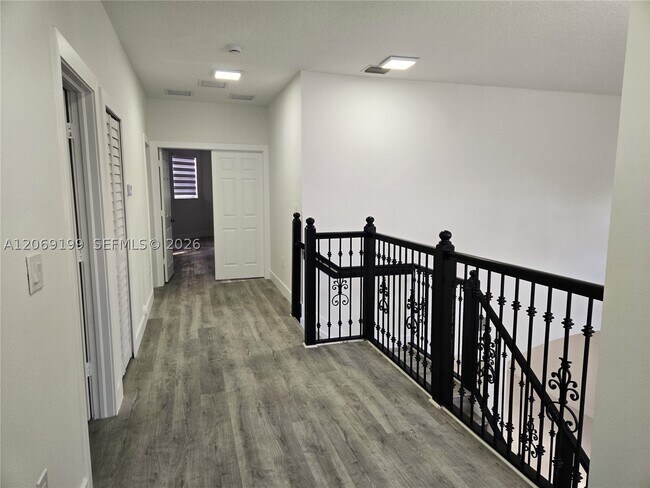 Building Photo - 3124 SW 154th Pl