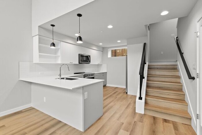 Building Photo - Stunning Brand-New Ballard Townhome with A...