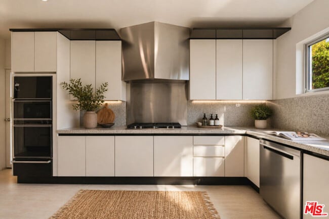 Building Photo - 1591 Lindacrest Dr