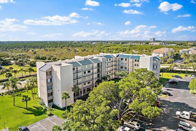 Building Photo - 1605 S US Hwy 1