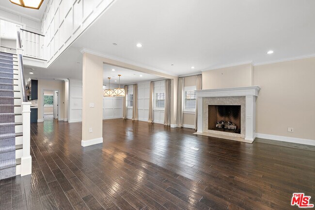 Building Photo - 1147 Centinela Ave