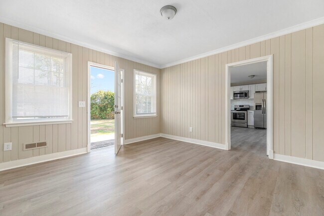 Building Photo - 804 Townsend Ave