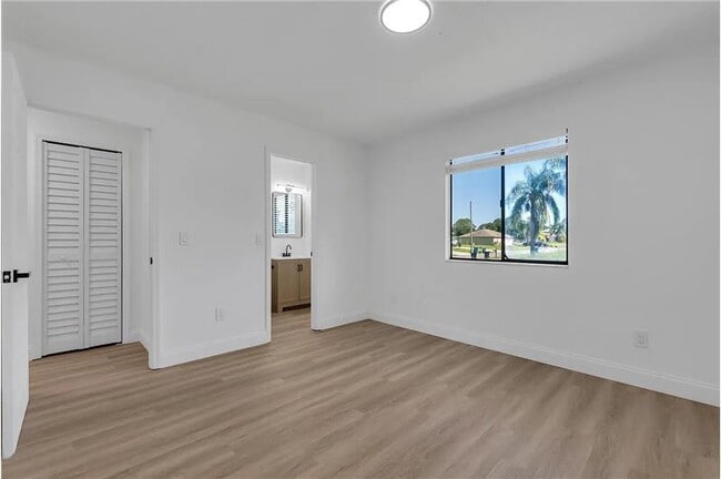 Building Photo - 322 Ixora Ave NW
