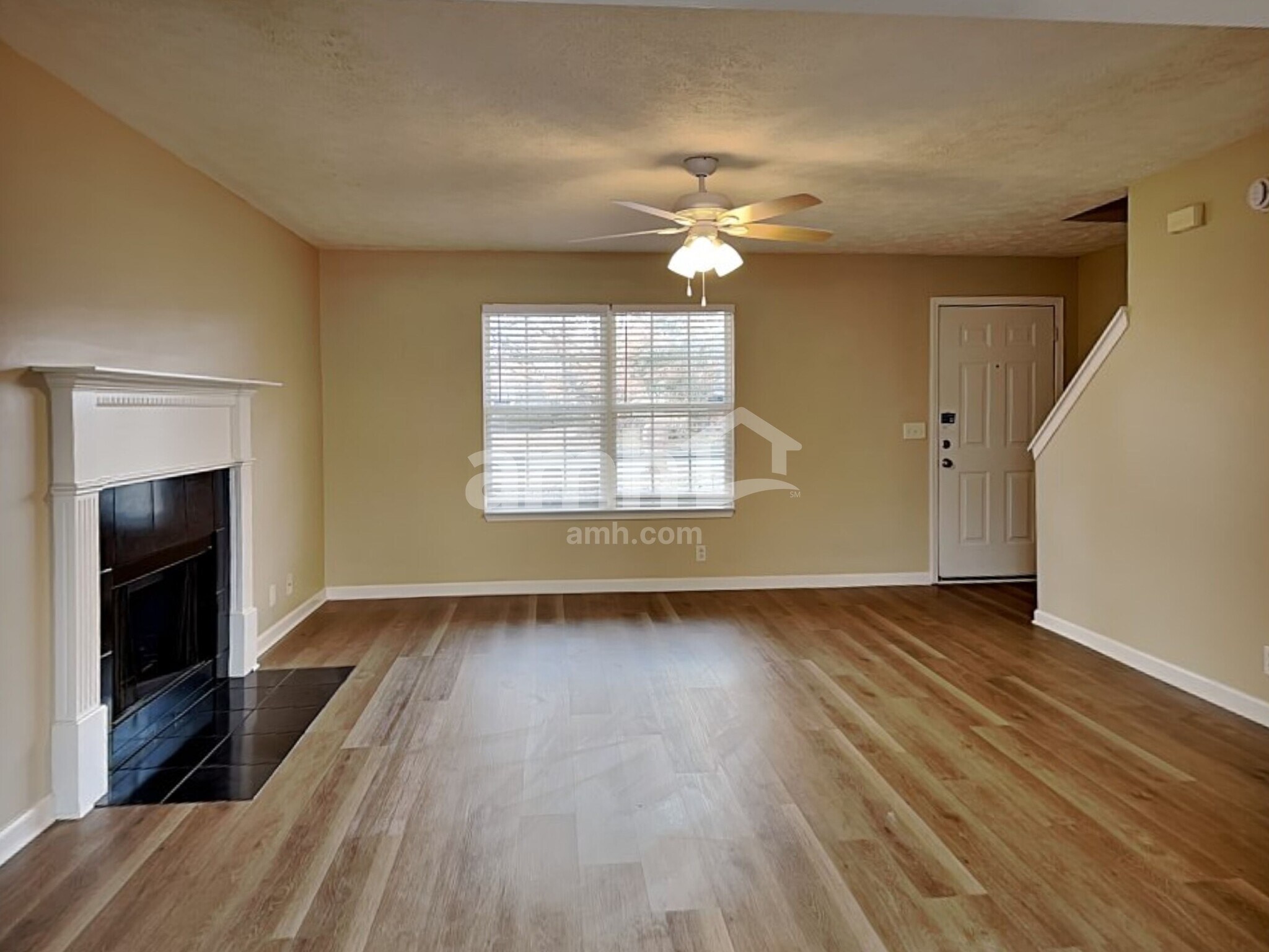 Building Photo - 1176 Saint Andrews Dr