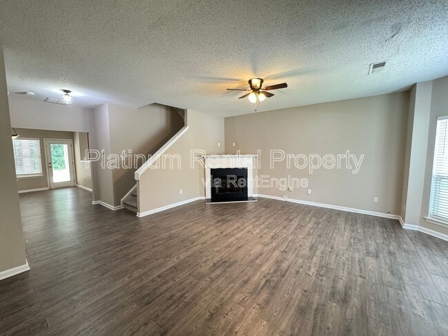 Building Photo - 4885 Robinson Square Dr