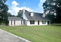 Building Photo - 3 Bedroom 2.5 Bath House in Texarkana, TX