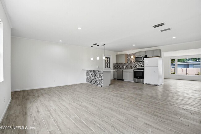 Building Photo - 6713 Provost Rd N