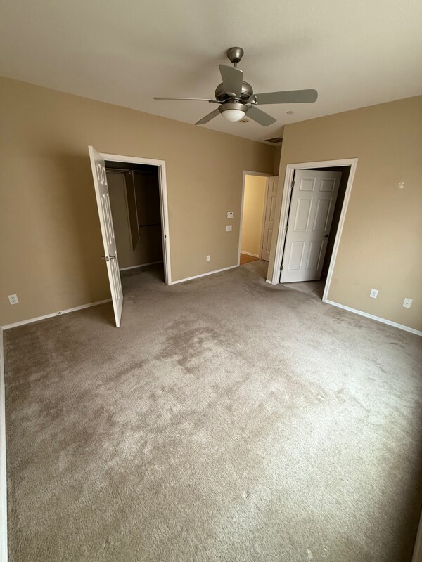 Building Photo - 6868 Sky Pointe Dr