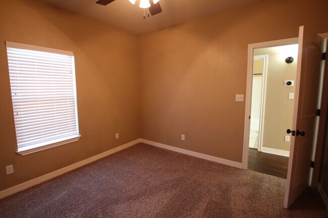 Building Photo - Gorgeous 3 Bed 2 Bath Home in Bullard! Coming Soon!