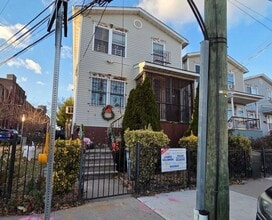 Building Photo - 703 Garfield Ave