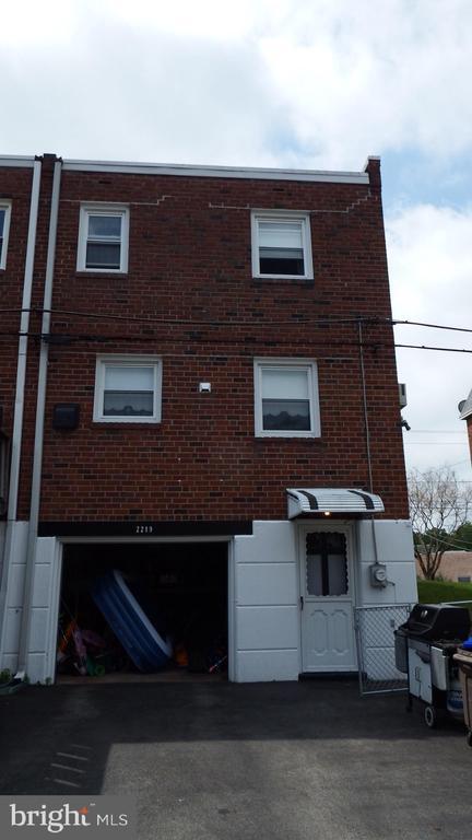 Building Photo - 2219 Haverford Rd