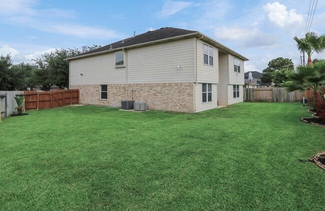 Building Photo - 3927 Flatwood Dr