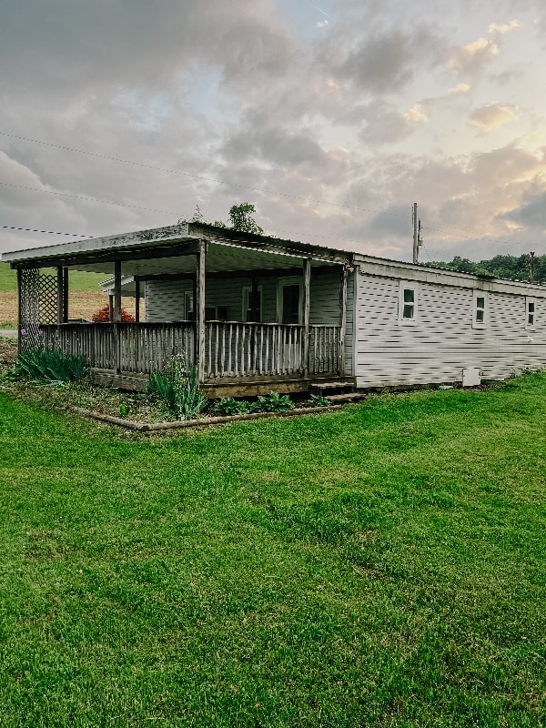 Building Photo - 379 Fetzertown Rd