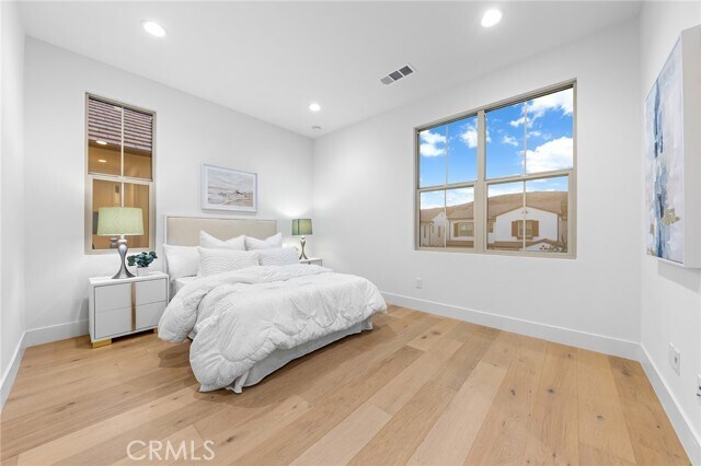 Building Photo - 206 Collino