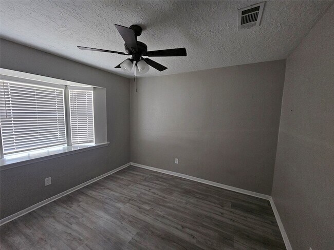 Building Photo - 29402 Loddington St