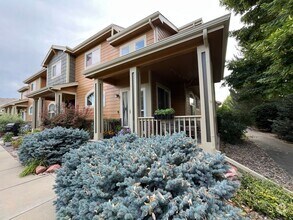 Building Photo - Fantastic Townhome in Loveland