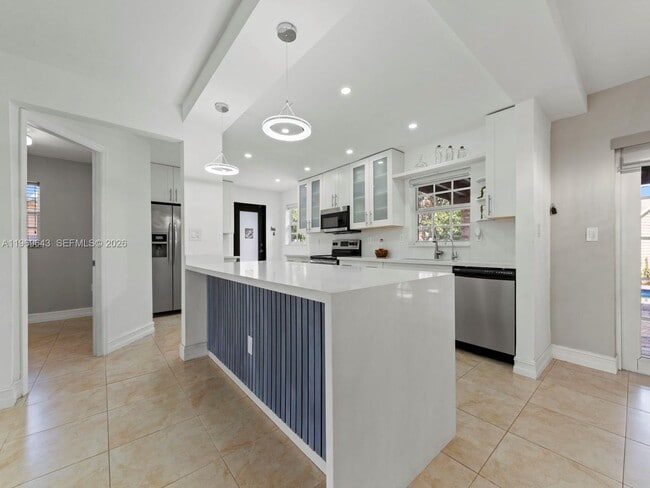 Building Photo - 3605 SW 122nd Pl