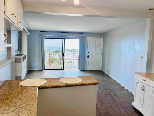 Building Photo - 25072 Alicia Dr